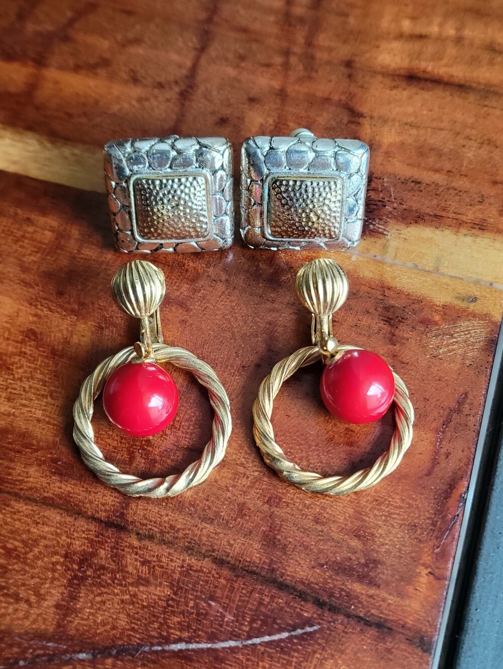 Lot 2 Vintage gold-tone clip-on earrings hoop glossy red ball Silver Tone square